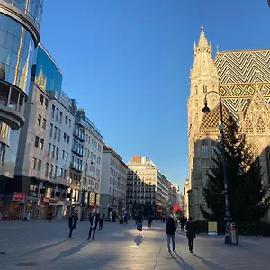 Am Hauptbahnhof Viena