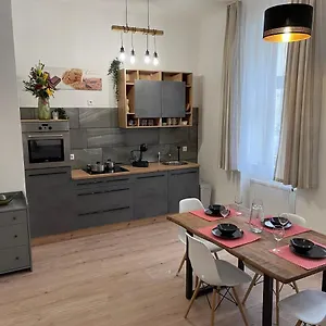 Gesamte Fuer 4 Personen 8 Wiedeń