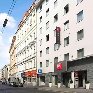 3* מלון Ibis