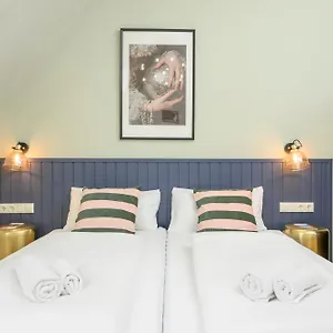 Palais Palffy Suits Апартаменты