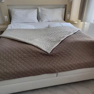 2* בית הארחה Ch-hotel Luka